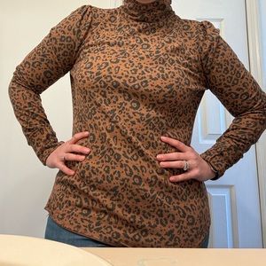 Printed long sleeve turtleneck